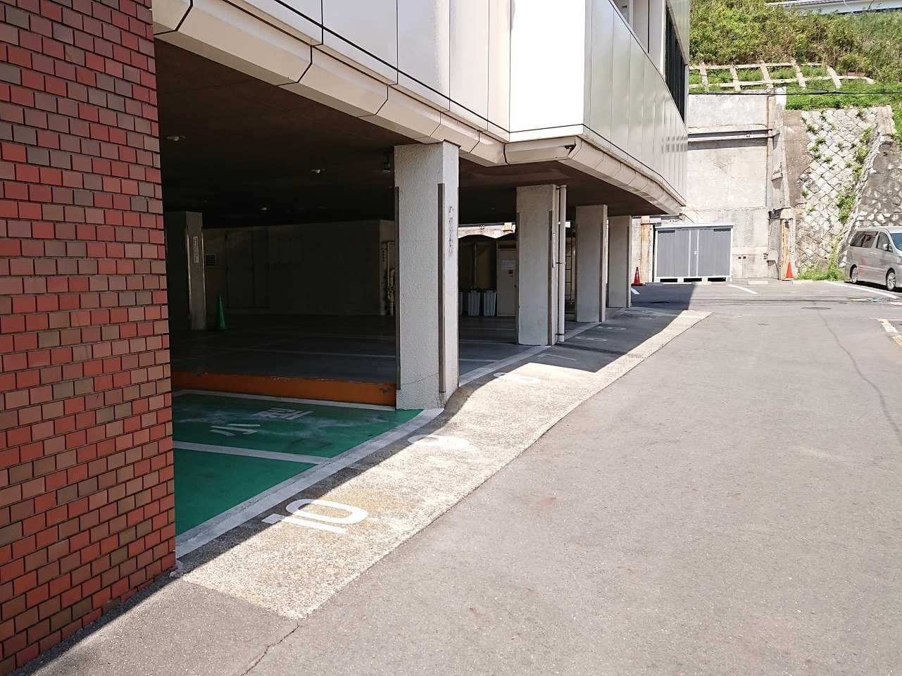 第1駐車場（敷地内）